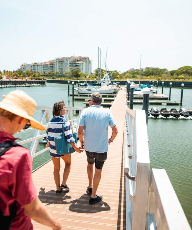 Visitors at Buenaventura Marina, Coclé Province, Panamá