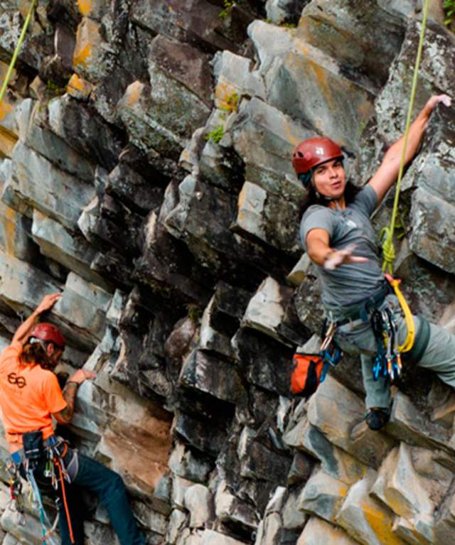 People doing rock climbing at Los Ladrillos, Boquete Chiriqui Province, Panamá