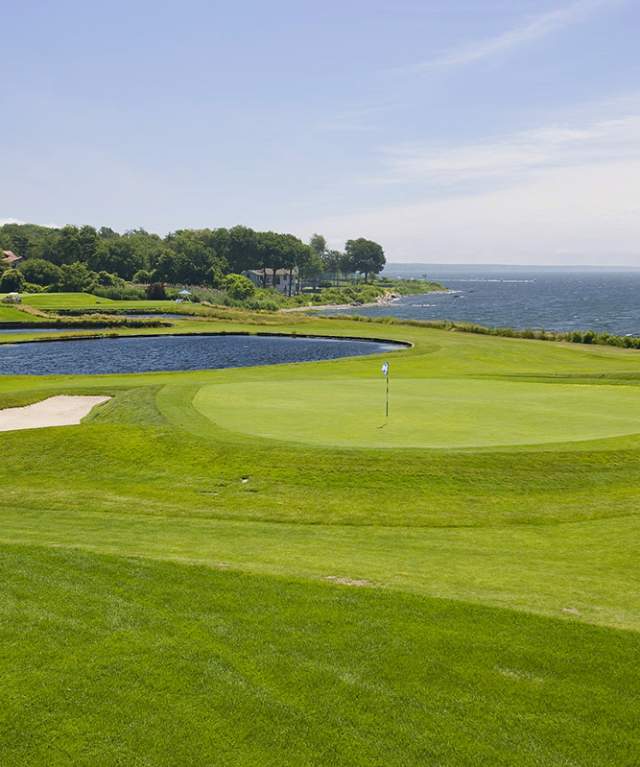 Golf on Narragansett Bay