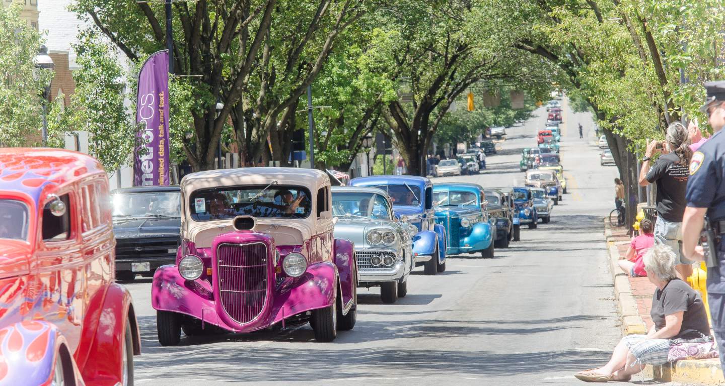 Street Rods parading through York