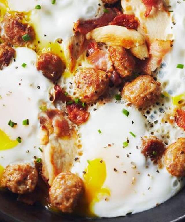 Chicken and eggs breakfast