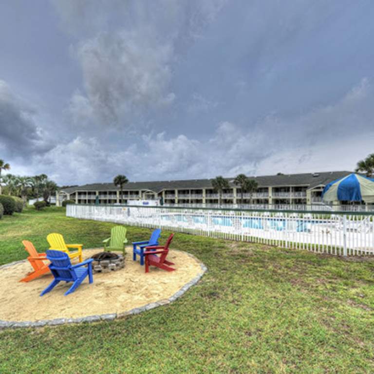 Days Inn & Suites by Jekyll Island