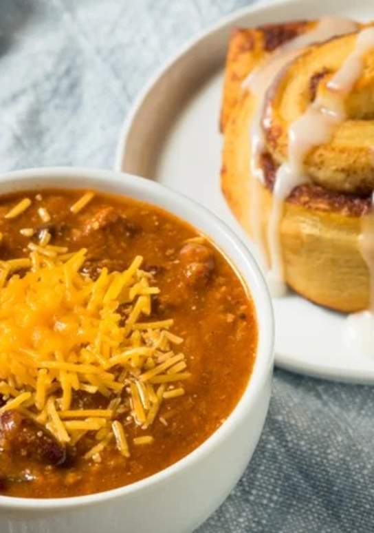 Chili & Cinnamon Rolls: A Midwest Winter Pairing