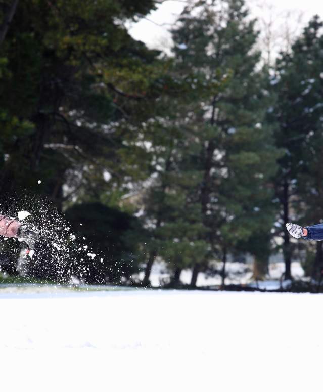 Queens Park, Invercargill - kids playing in the snow