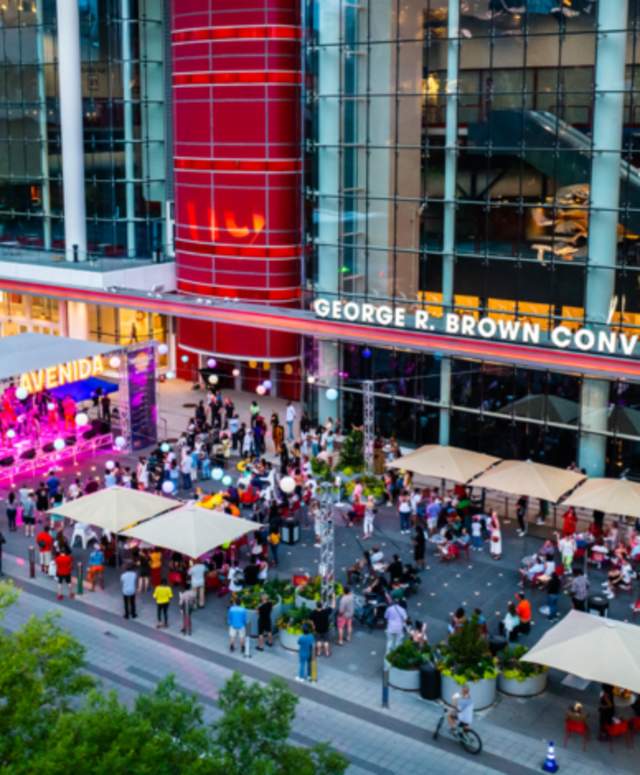 Party on the Plaza: A Night of Music and Fun