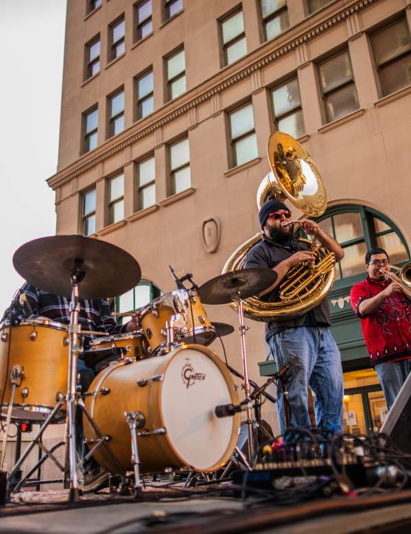 Live Music Outside