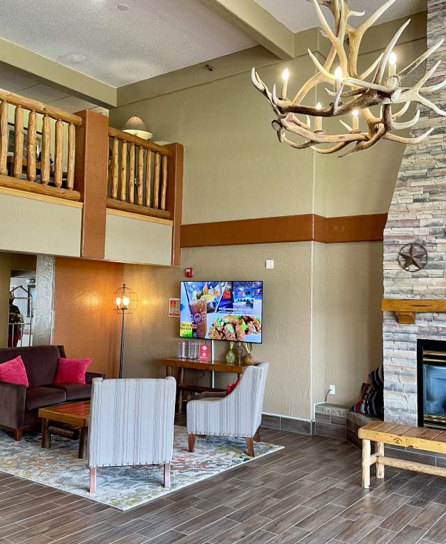Americinn Lobby