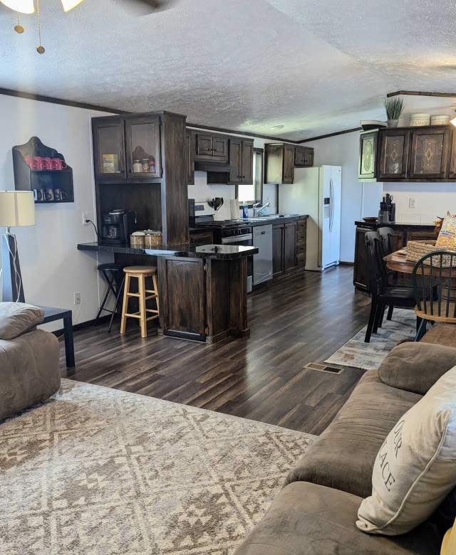 Lake Mac Vacations interior