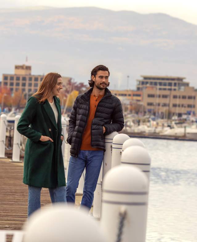 Couple_on_Downtown_Kelowna_Waterfront_Park_Boardwalk