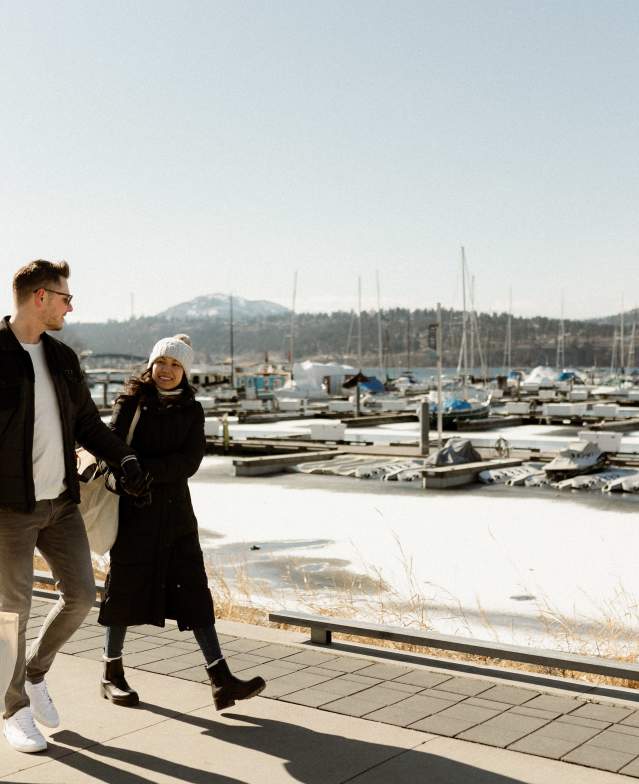 Couple_Walking_Along_the_Waterfront_Boardwalk_Downtown_Kelowna_5_