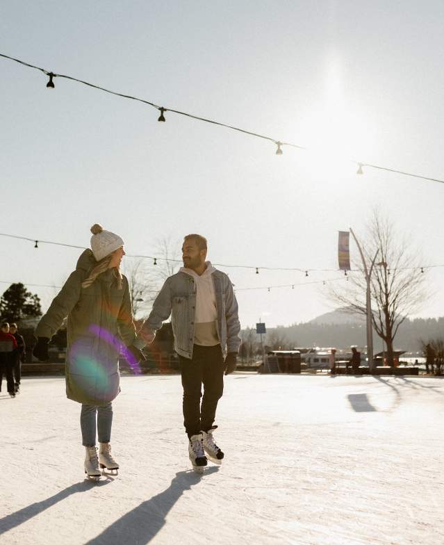 Couple_Skating_at_Stuart_Park_Skating_Rink_3_