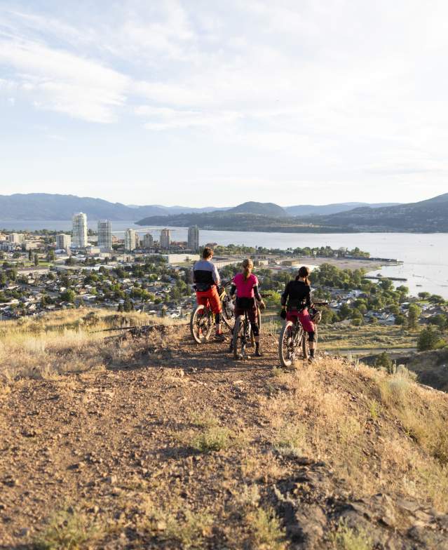 Mountain Bikers at Shale Trail Lookout at Knox Mountain 4