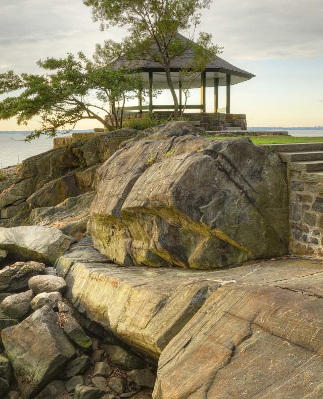 Larchmont-Shutterstock Long IslandSound -iStock-594044850