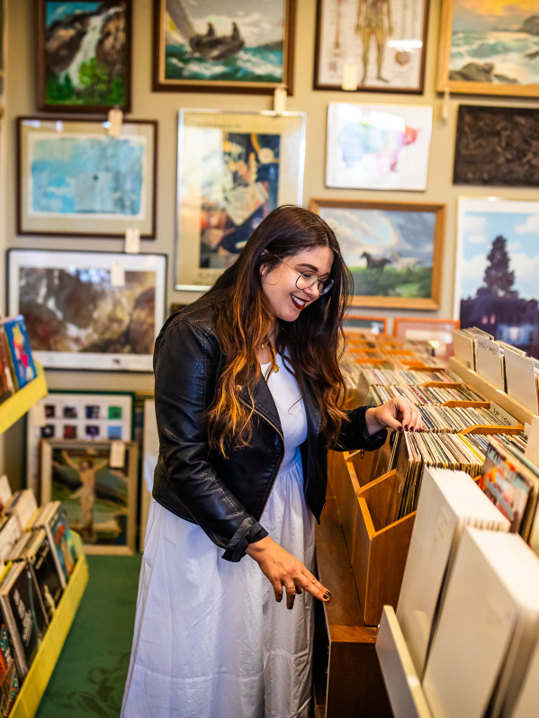 5 Thrifting Tips and Tricks with Jenni Yolo of “Makeover by Monday”