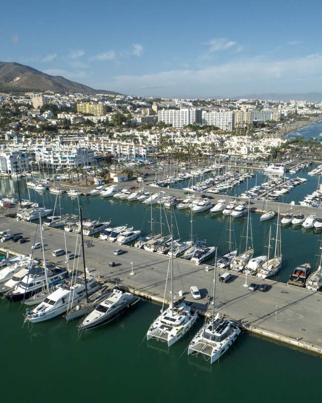 Cómo moverse en barco en Benalmádena