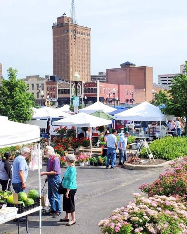 Illinois Road Trip: Farmers Markets to Visit in 2020 - EnjoyAurora.com