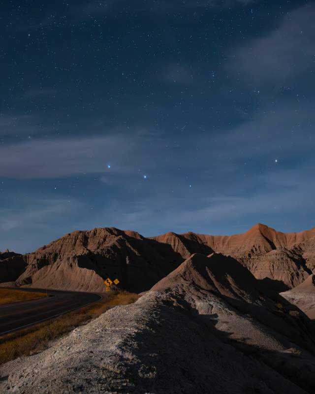 The view of Badlands National Park at night