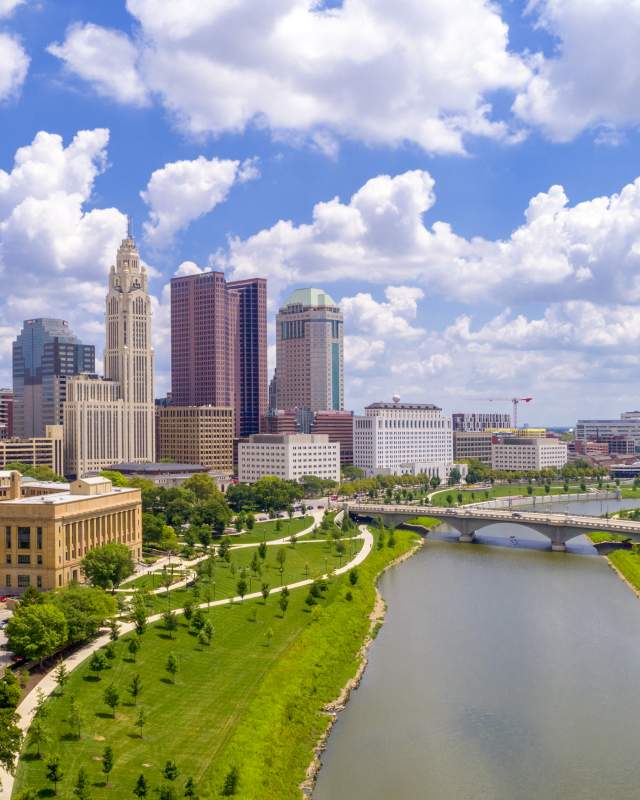 Columbus skyline and Scioto River in the summer