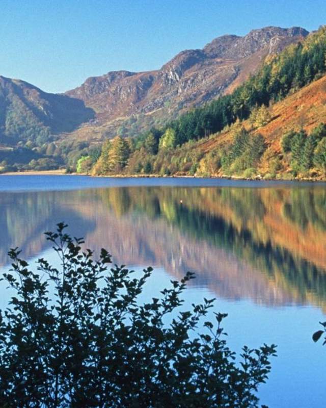 View of the mountains in Llyn Crafnant