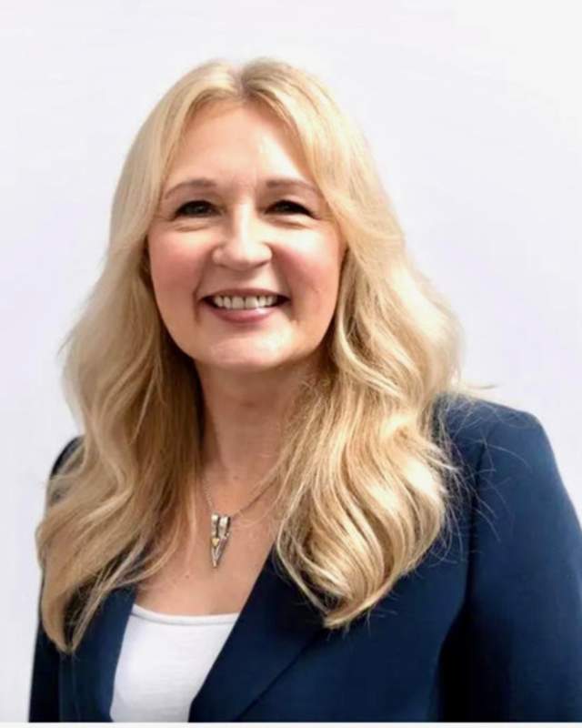 Jane Cooper Headshot