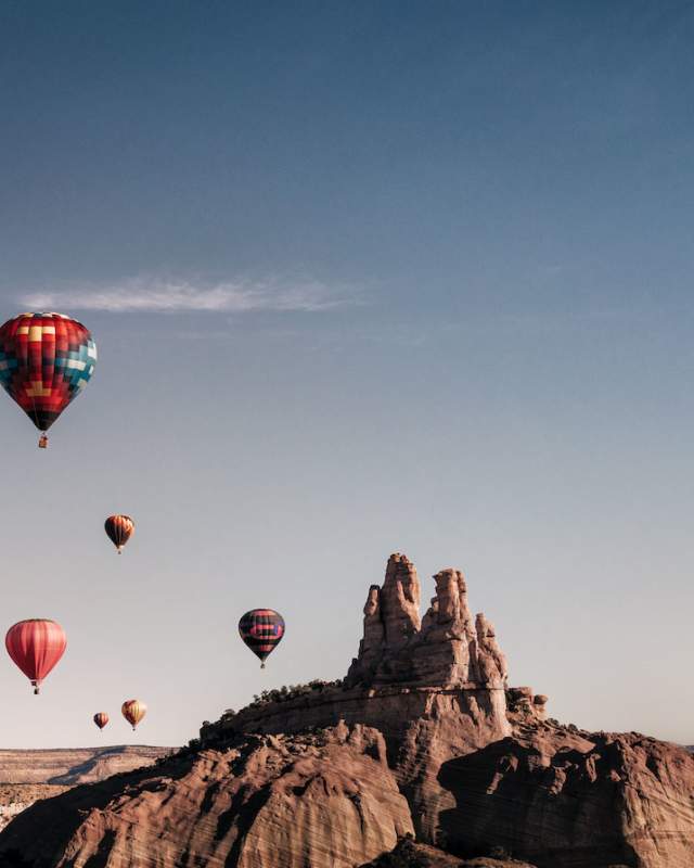 Balloons take to the air over Red Rocks State Park