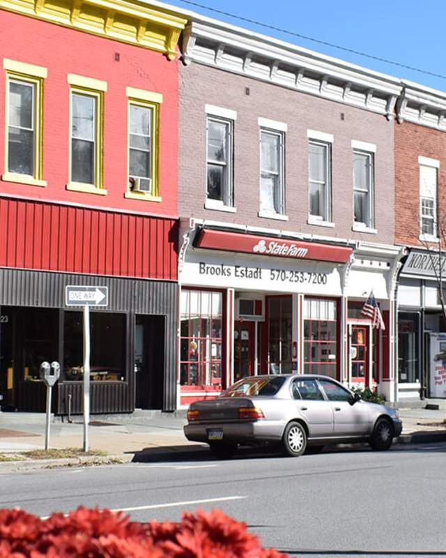 Poconos Honesdale downtown