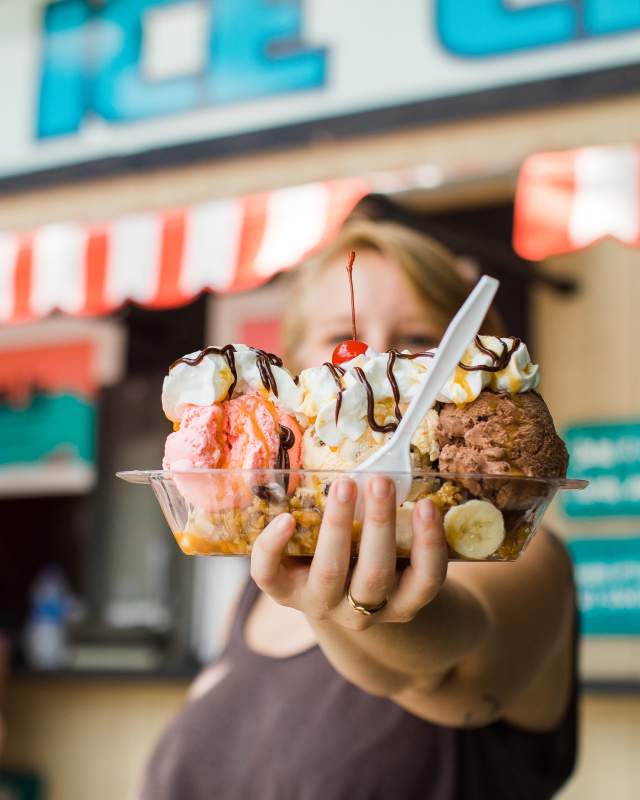 bakeries, scoops & treats