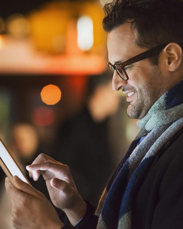 Man using tablet