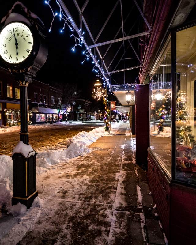 Winter scene on Walnut Street in Spooner
