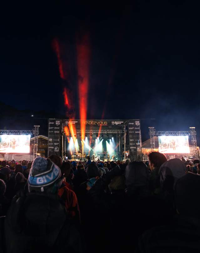 rendezvous fest at night