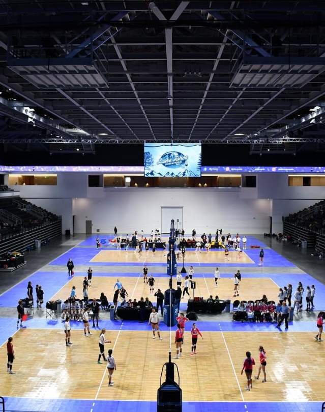 Youth volleyball matches in arena