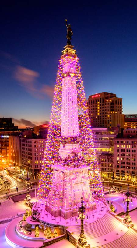 The holidays are bright during Circle of Lights on Monument Circle