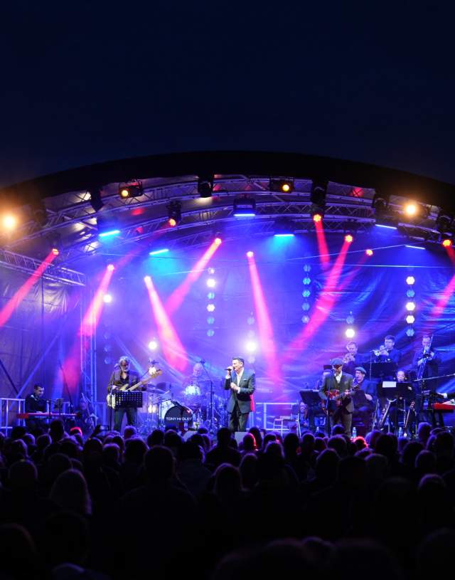 stage and perfomers at Jazz and blues fest sidmouth