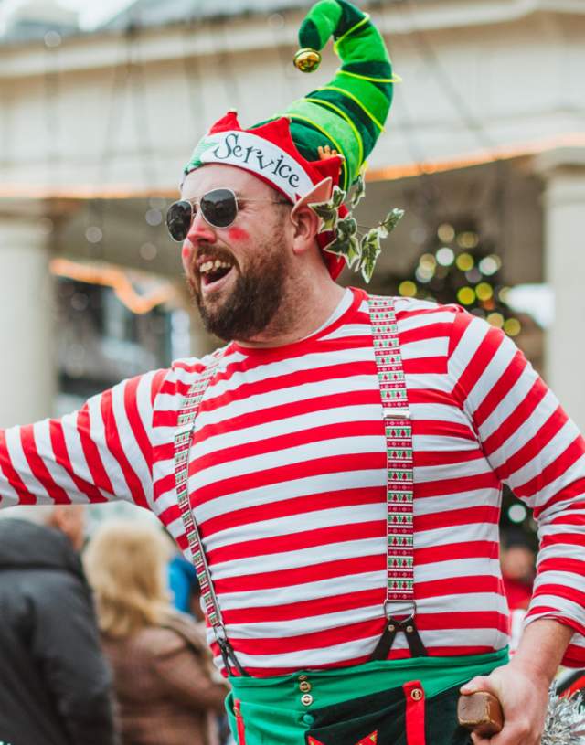 Elf street performer at the Beverley Festival of Christmas