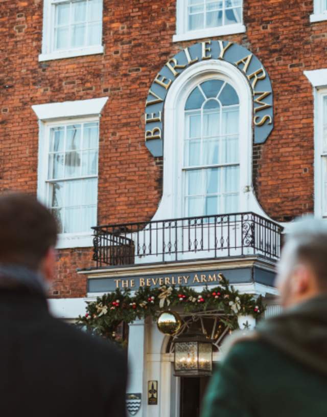 The Beverley Arms dressed for Christmas