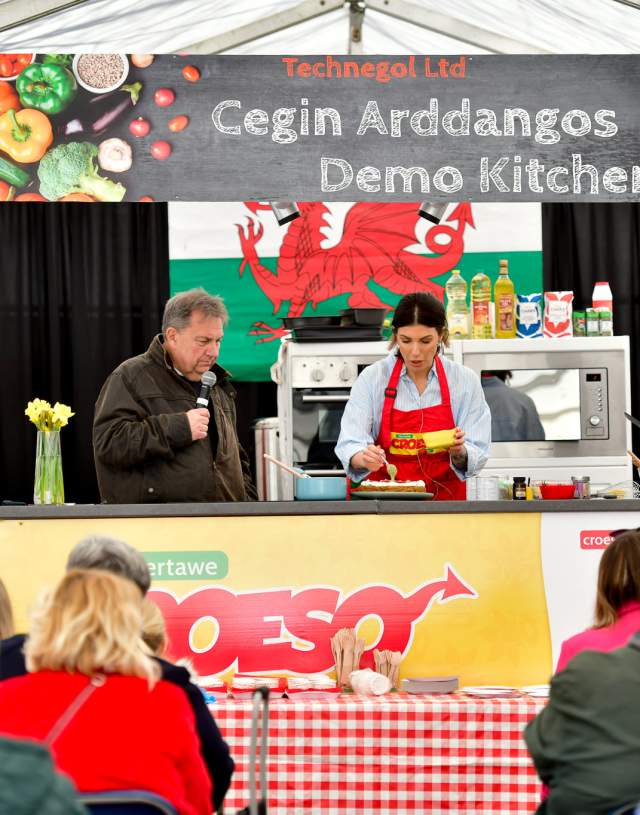 Food demo tent