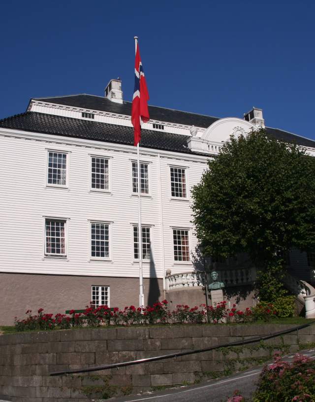 Husan - Farsund rådhus