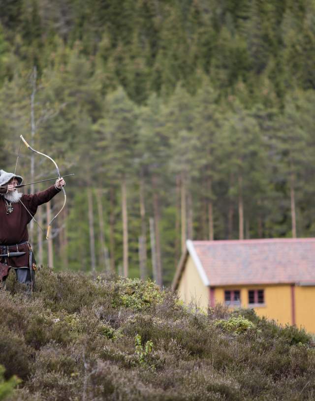 Vikings with bow and arrow at Tingvatn