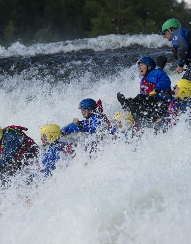 Rafting in the river Otra
