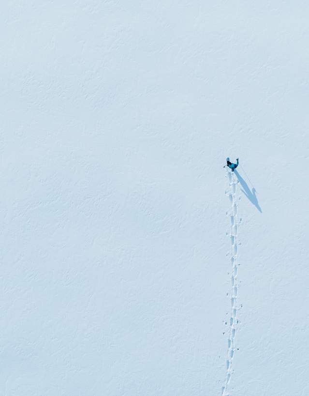 Cross country skiing trek