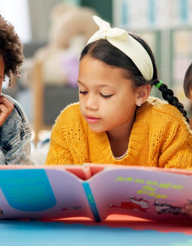 GenericReading_4096x2160