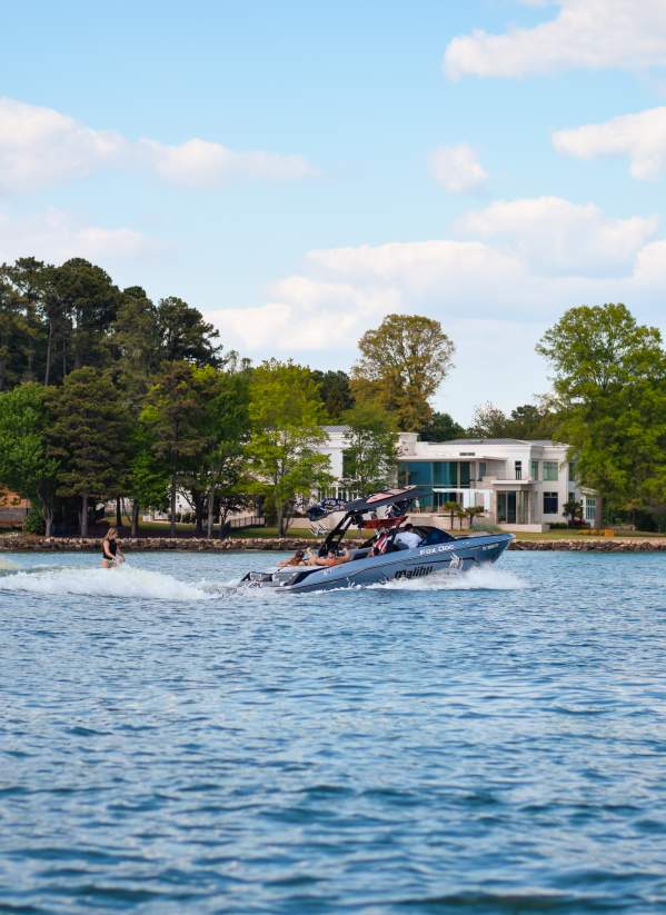 Wakeboarding boat