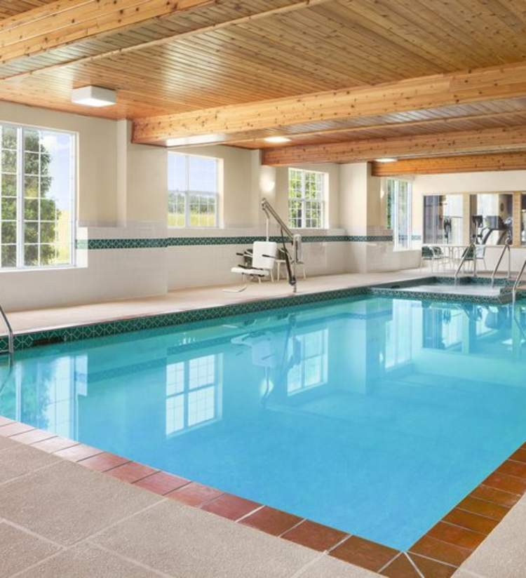 Country Inn pool