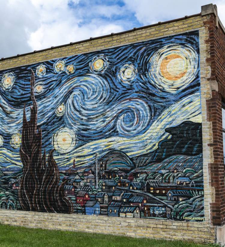 The Starry Night mural outside DeBerge's