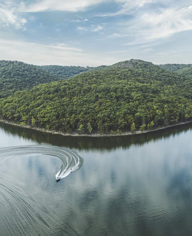 Lake_Scenic_Outdoors_Summer_Spring_Boat