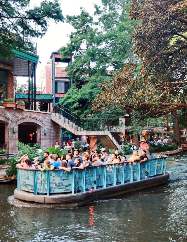 San Antonio River Walk Go Rio Cruise Barge