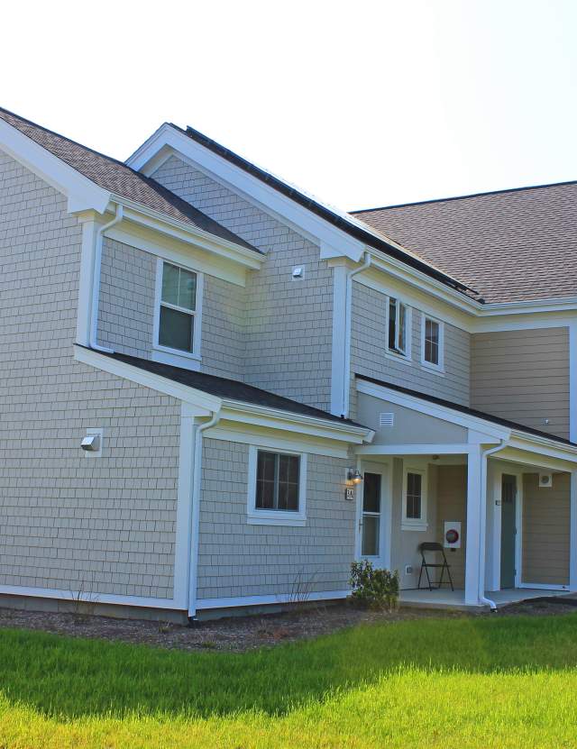 Melpet Farm Residences, Dennis