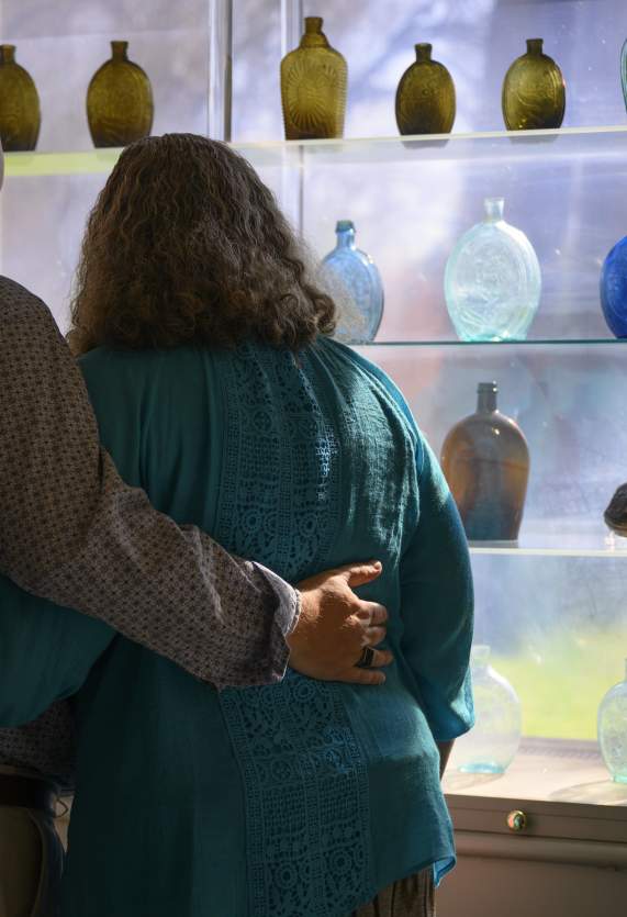 Couple embracing at the Winterthur Museum, Garden & Library