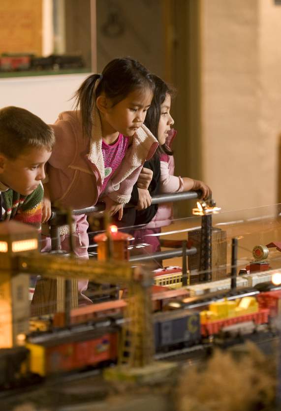 The Holiday Season Sparkles at the Brandywine Museum of Art with Festive Exhibitions and Events