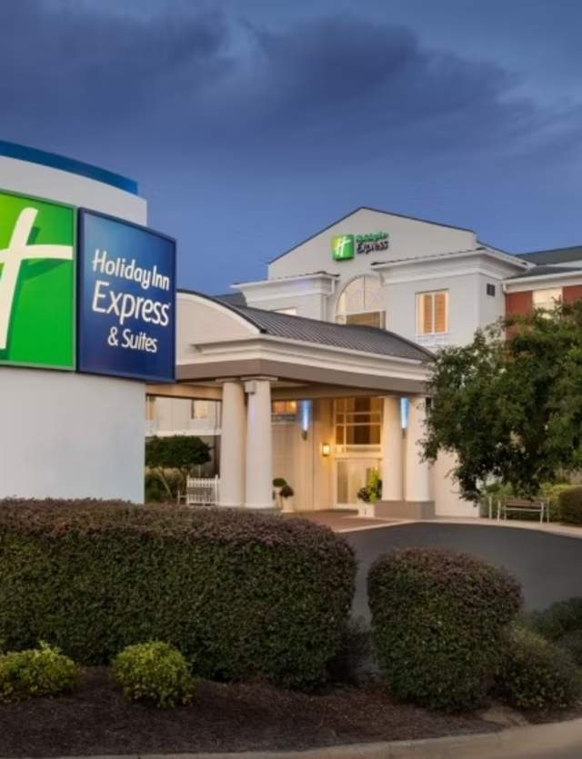 holiday inn express entrance